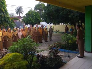 Tingkatkan Disiplin dan Sinergi, DPKP Kota Metro Gelar Apel Mingguan